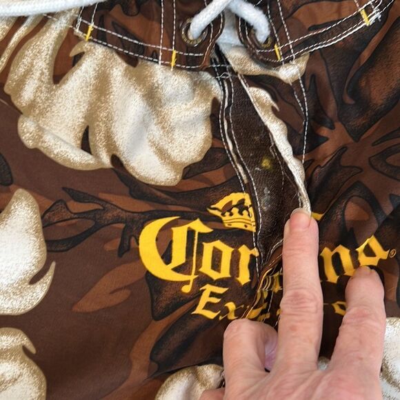 Mens Corona brown “Hawaiian” flowered shorts based on waist sz is S/M GUC - Picture 6 of 12